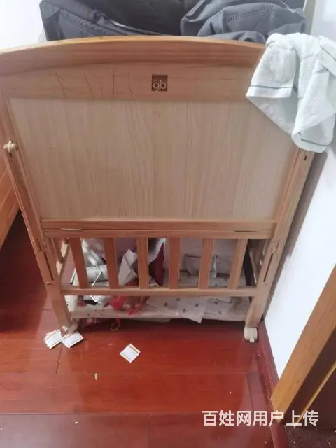 婴儿床 - 图片