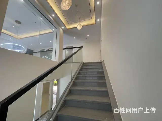 （51旺铺推荐）迎宾路中铁置业广场280平铺面出租 - 图片 4