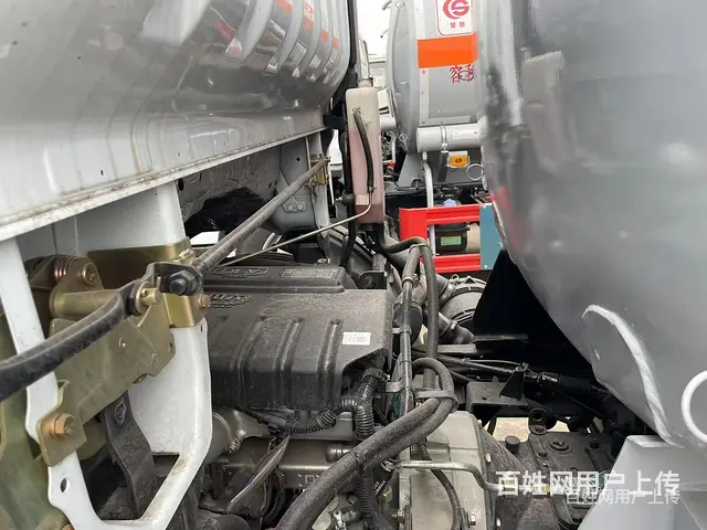 三门峡定制红色东风福瑞卡加油车原油运油车包上户多少钱 - 图片 1