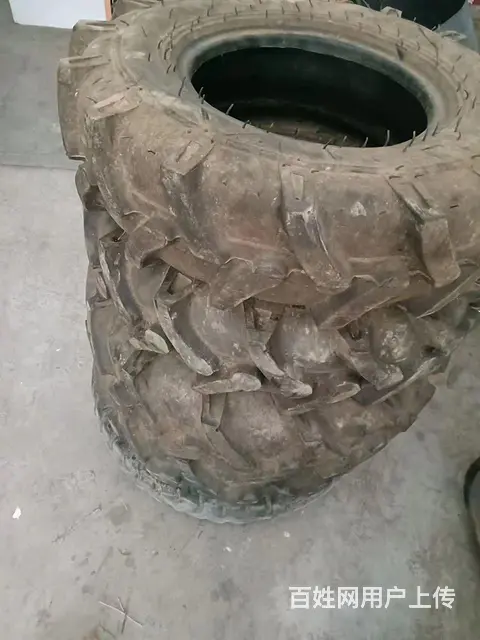 拖拉机轮胎 - 图片