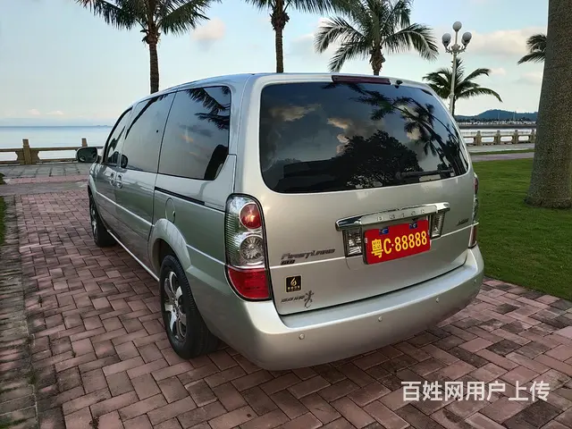5.58万转2010七座别克陆尊3.0自动波商务车 - 图片 3