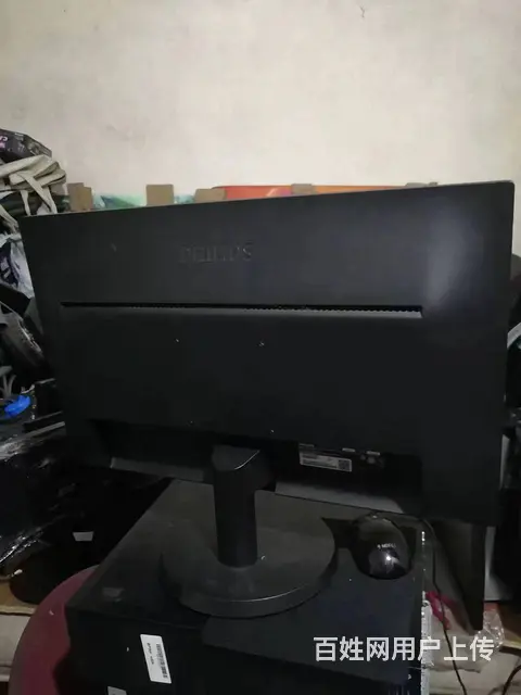 公司三台24寸飞利浦液晶显示器和一台27寸飞利浦液 - 图片 2