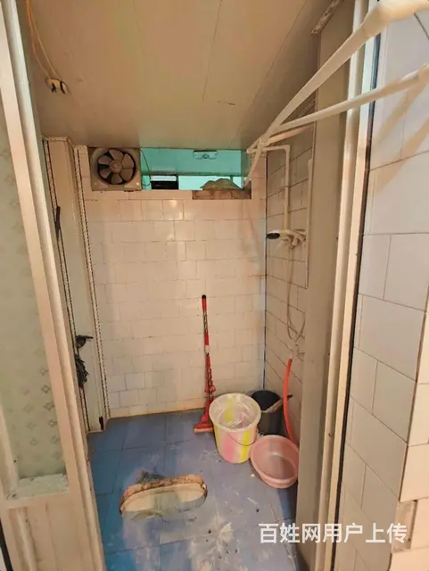 洪南路化肥厂宿舍4楼三房出售证件齐全单价两千多楼下可停车 - 图片 5