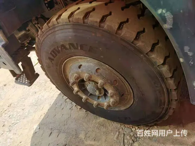 新进场两台后八轮自卸车350马力红岩杰狮5米8货厢 - 图片 7