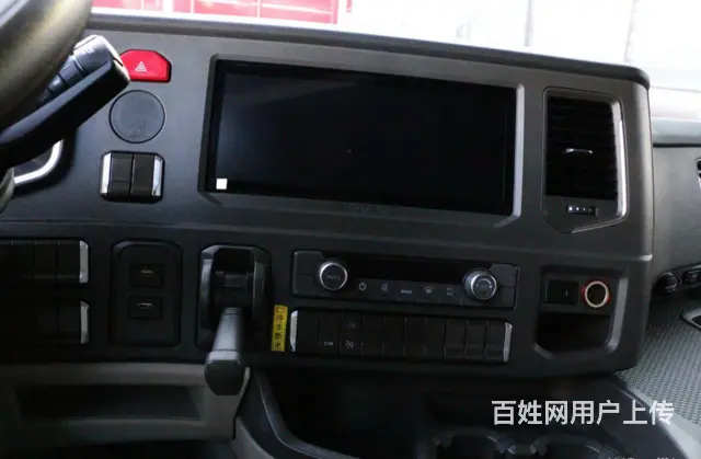 自动挡重汽豪沃9米6前四后四 三轴车厢式货车 国6 - 图片 10