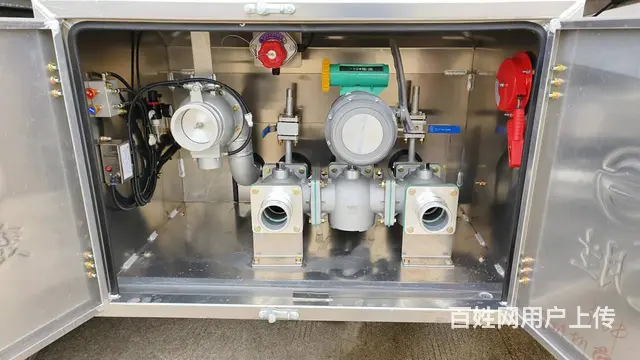 汕德卡前四后八20吨油罐车 全新库存优惠处理 - 图片 1