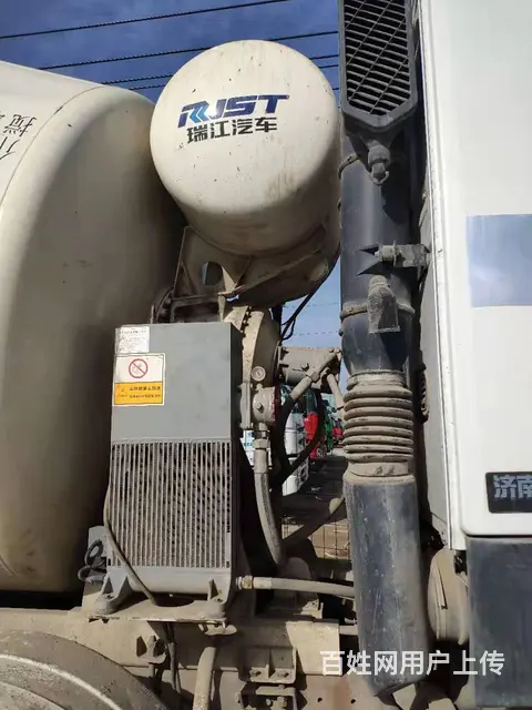 18年二手豪沃大20方搅拌车 马力380 瑞江上装 - 图片 5