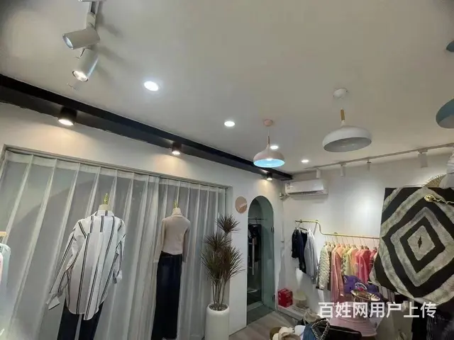 （极 致）大学旁精装修服装店！接手就可以营业不用重新投入 - 图片 3