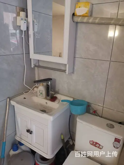 来鹤南区 车库 有水电有卫生间 新装修 - 图片 4