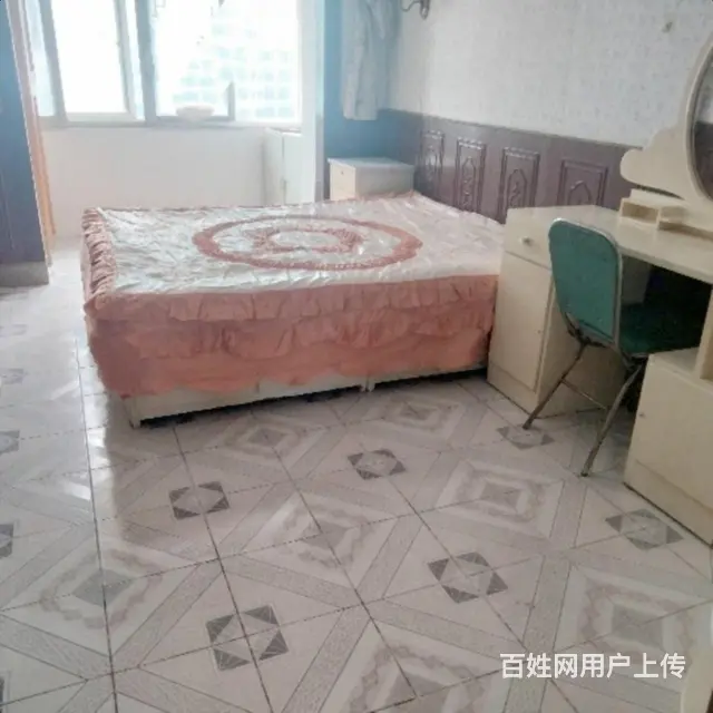 华夏传媒对面 芝罘湾 华茂小区附近二室一厅出租900 - 图片 1