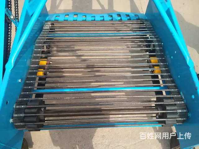 拖拉机三点悬挂式4UY-900型土豆红薯收获机w - 图片 1