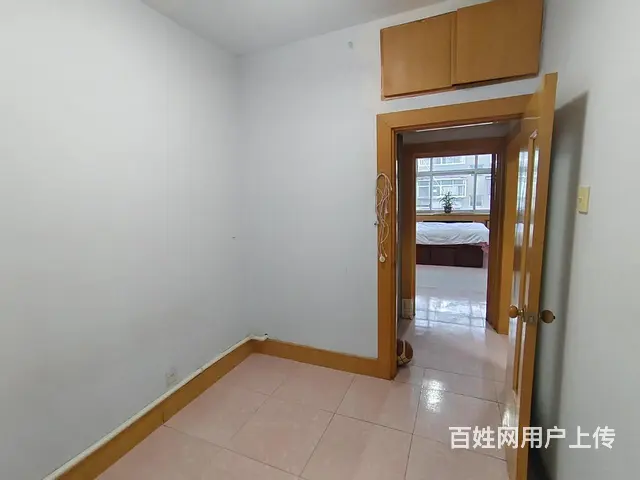 珠江机场路附近民航小区步梯3楼，51平，2室一厅，冰箱洗衣机 - 图片 2