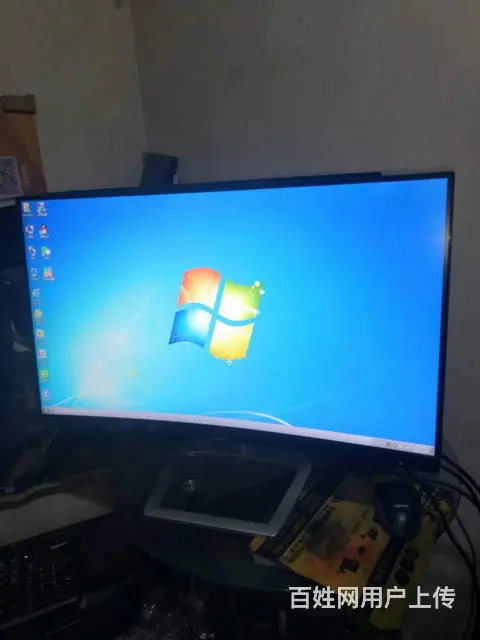 飞利浦27寸曲面高清IPS无边框电脑液晶显示器 - 图片 1