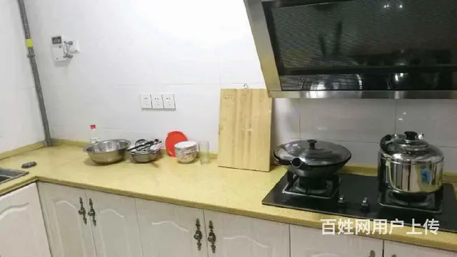 政府对面，传世经典三室精装修，干净卫生舒适温馨，拎包即住 - 图片 6