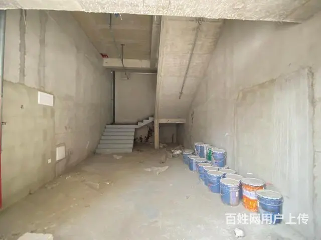 大型商业综合体旁 弘阳天下锦公寓底铺 朝南一拖二旺铺 - 图片 3