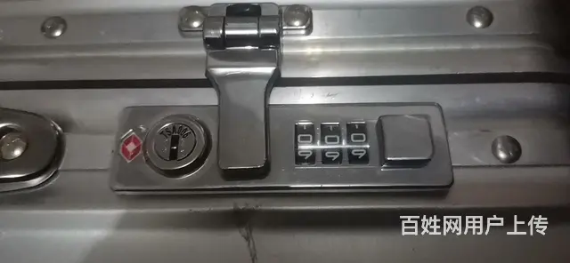 日默瓦箱包 - 图片 3