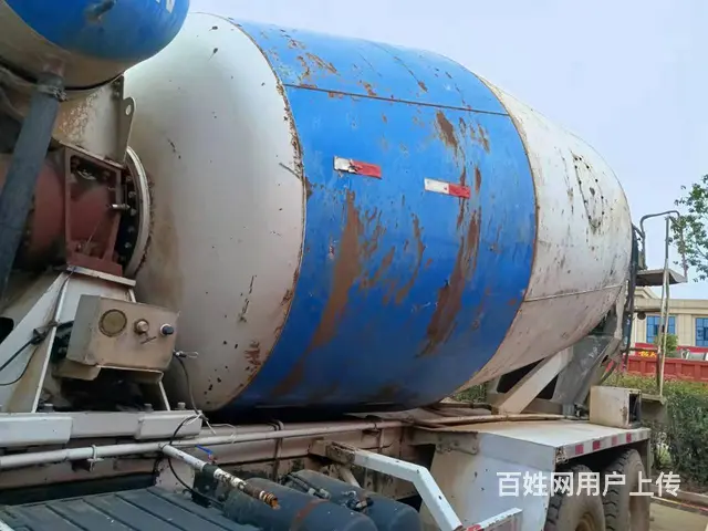国四德龙F3000后八轮水泥罐车340马力 - 图片 6