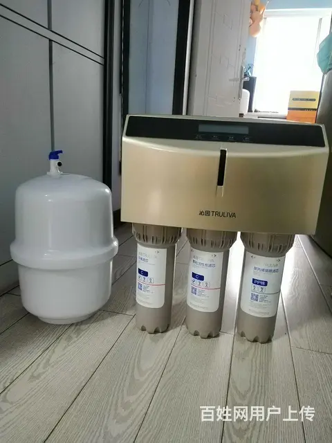 维修净水机更换滤芯 - 图片