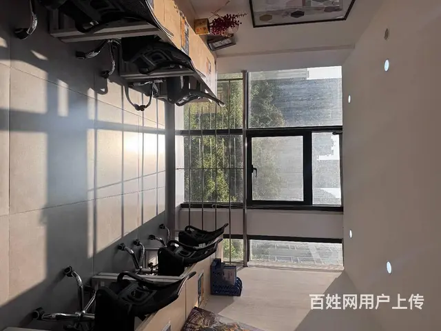 惊！芳村竟藏着这样的靠窗小复式办公室，落地窗户型太惊艳了！ - 图片 2