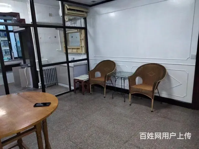 南洪街大刘凉皮附近四楼二室一厅1300 - 图片 1
