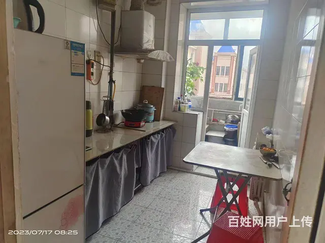 北岸3楼明厅 南北通透  嘎嘎板正采光刺眼 - 图片 3