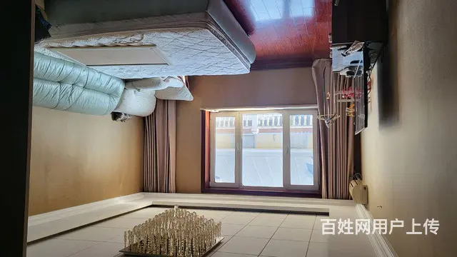 宏宇万豪花园双拼别墅车库能停两台车 - 图片 4